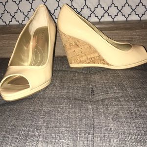 Tahari Nude wedges